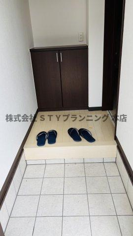 仲介手数料0円！アプトルーナ215の玄関