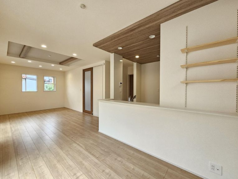 瀬谷区阿久和東2丁目新築戸建て　1号棟の居間・リビング|ゆったり過ごせる居間です