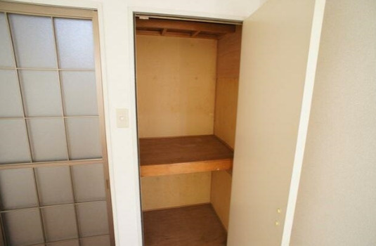 クレール三宿A棟の収納