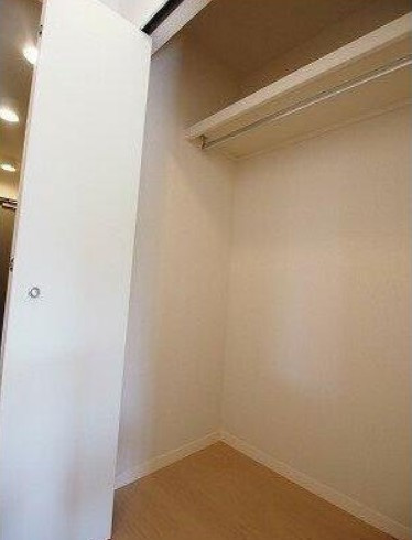 川崎市麻生区高石１丁目のアパートの収納