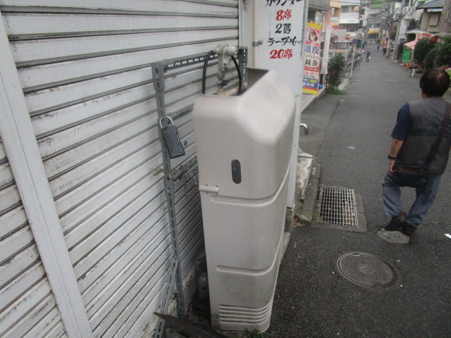 横浜市南区六ツ川１丁目の店舗一部