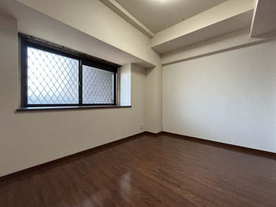 【洋室】 | コアマンション浄真町弐番館 | 洋室5.5帖は広さは同じです。収納部分が少し違います。