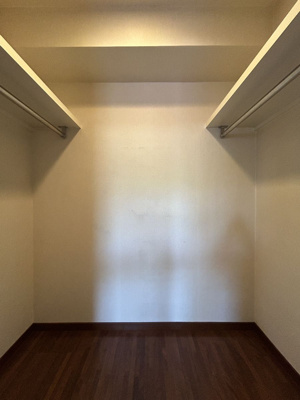 【収納】 | コアマンション浄真町弐番館 | 両方に枕棚＋ハンガーパイプがついており、たっぷり収納できます。