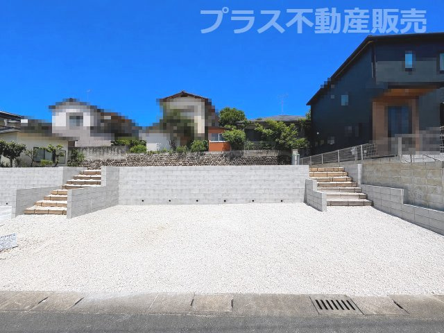 【外観】 | 福岡市東区香椎駅東4丁目7期　2号棟（全2棟）【仲介手数料無料・0円】 | 現地写真。プラス不動産販売なら、現場の全ての棟をまとめてご見学頂けます。