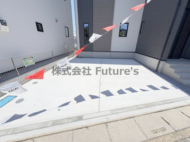 三郷市戸ケ崎1丁目　新築戸建　全4棟　1号棟の駐車場|カースペース並列2台駐車可能