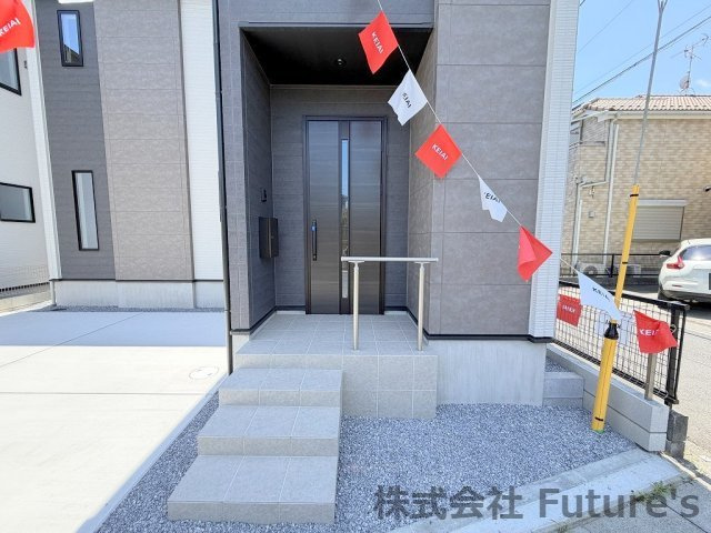 三郷市戸ケ崎1丁目　新築戸建　全4棟　1号棟のエントランス|玄関アプローチです