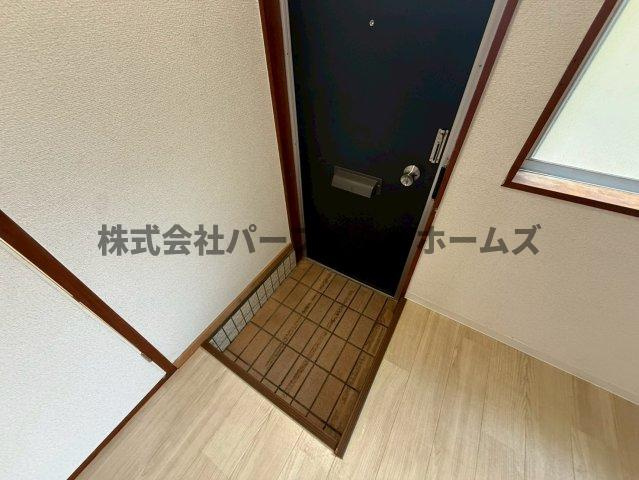 ヤマザキハイツの玄関|明るい玄関です