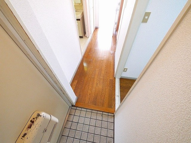 シャトー天理の玄関|土間が広いので出入りもしやすいです