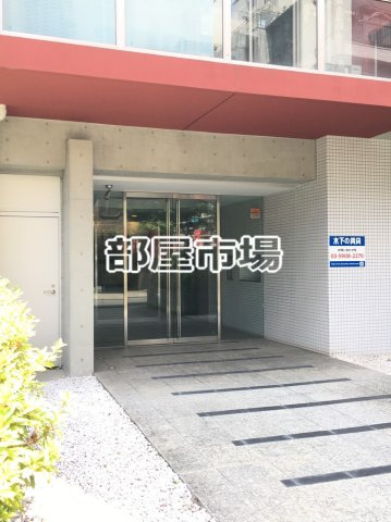 プレール・ドゥーク御徒町のエントランス