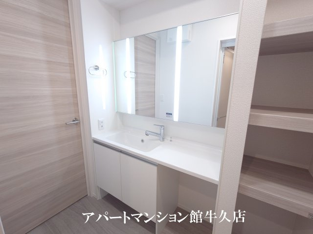 Serenvita田宮の独立洗面台