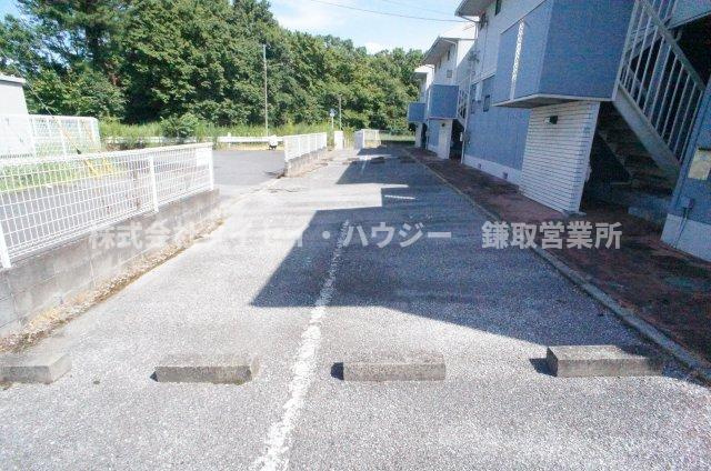 コーポ白百合Ｄ・Ｅ棟の駐車場