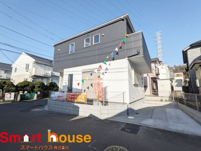 町田市高ヶ坂　新築1棟の外観|オシャレな外観は、人の目を引くだけではなく自慢したくなりますね！植木を置いたりアレンジは、自由です。自分の好みに仕上げましょう♪
