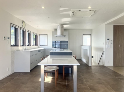 【居間・リビング】 | 塩屋町2丁目　中古戸建