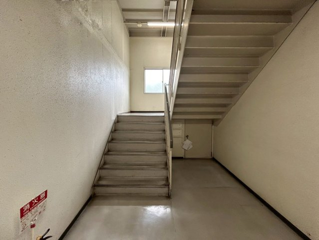 摂津倉庫の内装