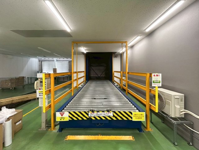 摂津倉庫の内装