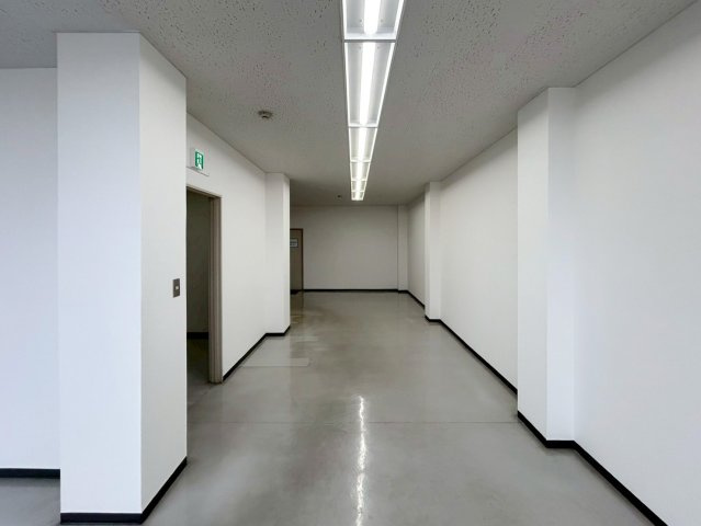 摂津倉庫のロビー