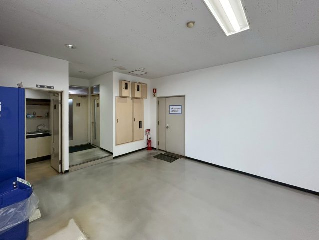 摂津倉庫の内装