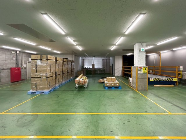 摂津倉庫の内装