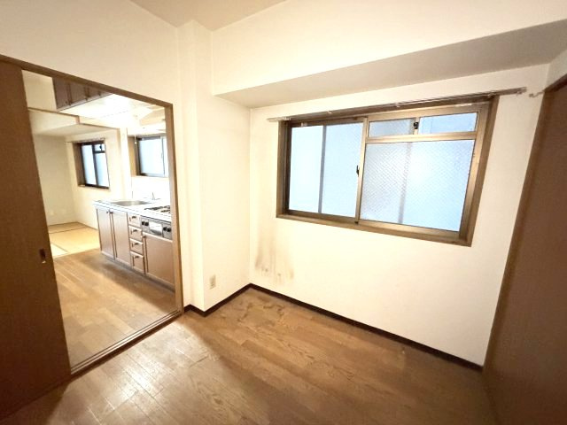 サンビルダー六甲駅前　の洋室