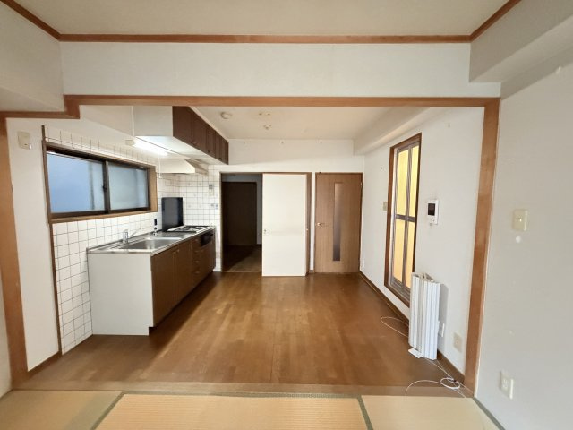 サンビルダー六甲駅前　の居間・リビング