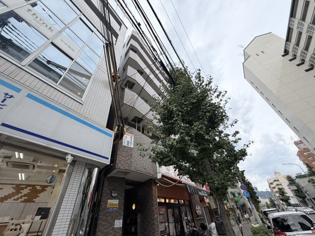 サンビルダー六甲駅前　の外観
