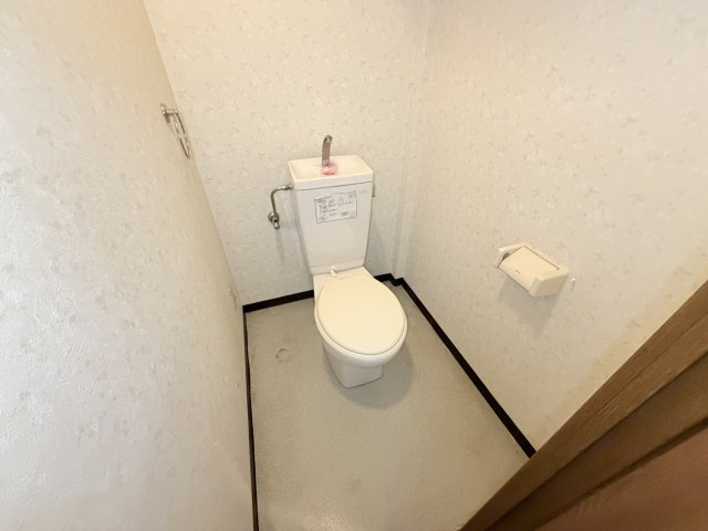 サンビルダー六甲駅前　のトイレ
