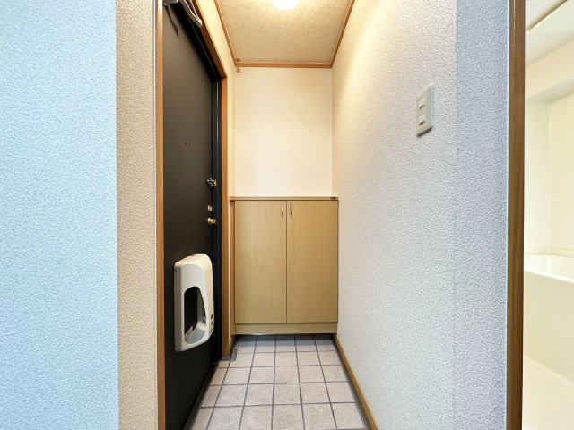 ネオクレメントの玄関