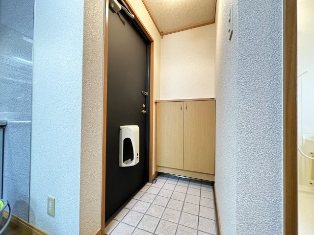 ネオクレメントの玄関