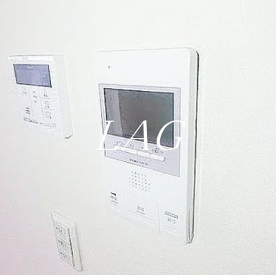 【セキュリティ】 | グランヴィラージュ | モニター付きインターフォンです。