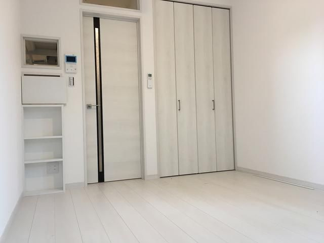 Ｇｒａｃｅ　Ｃｏｕｒｔ　Ｍａｋｕｈａｒｉの居間・リビング