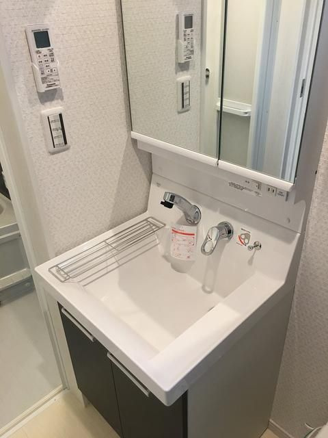 Ｇｒａｃｅ　Ｃｏｕｒｔ　Ｍａｋｕｈａｒｉの独立洗面台