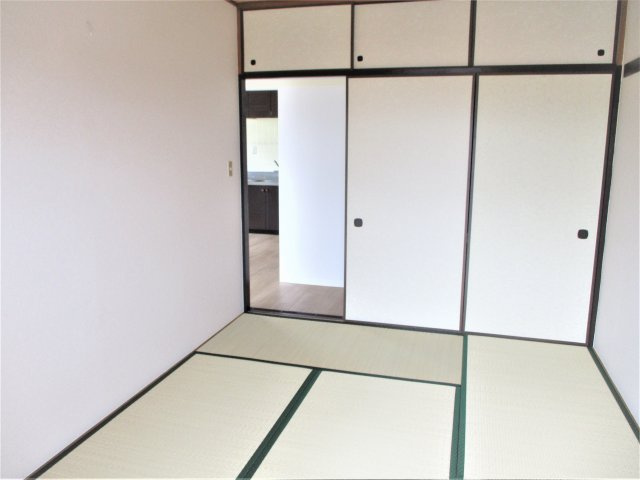 ドミール薬円台の和室