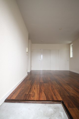 【玄関】 | シャトードイワネ1号館