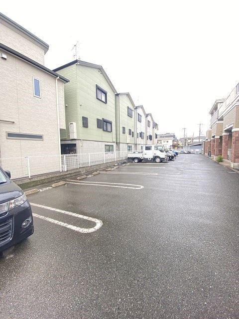 ラフィネＡＯの駐車場