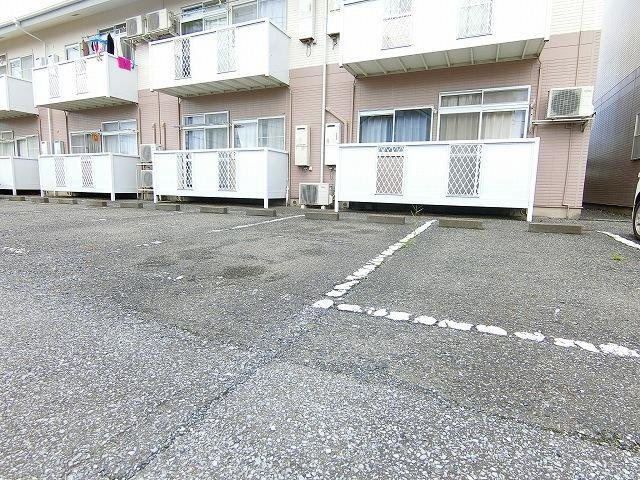 パークハイツＵの駐車場|カースペースがあります