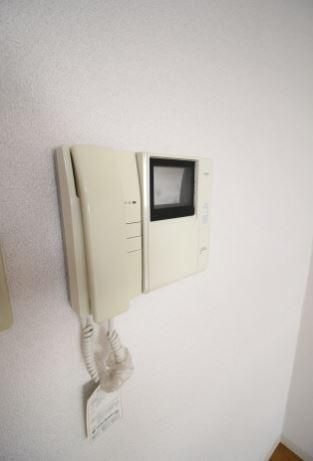 スカイコート文京白山のセキュリティ|ＴＶモニタ付きインターホン　※別室参考写真です。
