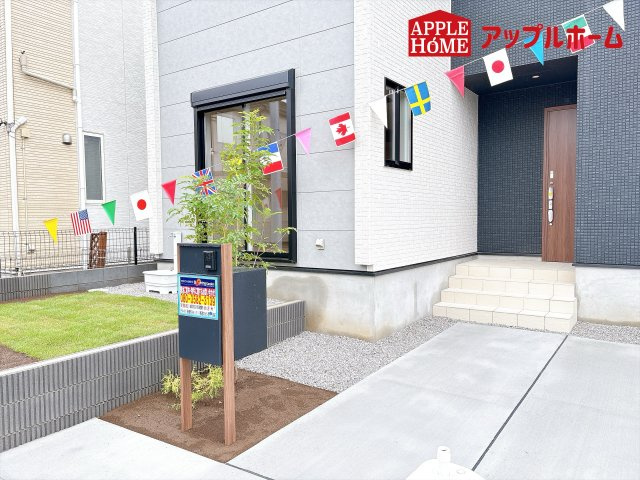 [新築住宅] 鴻巣市吹上本町2丁目 全2棟の外観|資料請求、お電話でのお問合せ、いつでも丁寧に対応させていただきます！不動産業界のプロフェッショナルが集う弊社にぜひ一度ご相談ください！