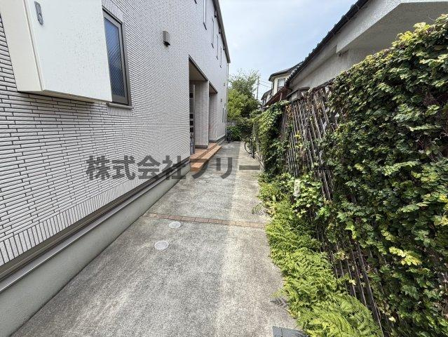 武蔵野市吉祥寺南町４丁目のアパートのエントランス