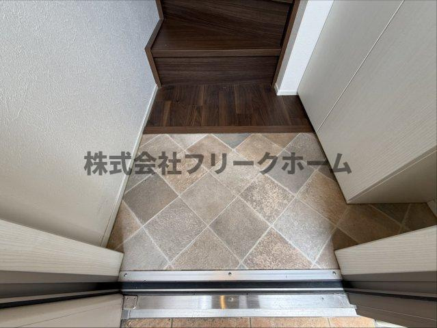 武蔵野市吉祥寺南町４丁目のアパートの玄関