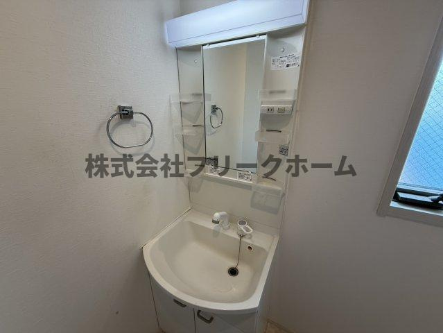 武蔵野市吉祥寺南町４丁目のアパートの洗面所