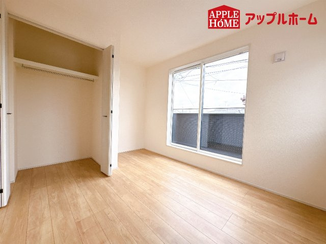 [新築住宅] 鴻巣市吹上本町2丁目 全2棟の洋室|２階居室は全室収納あり！たっぷりある収納活用でお部屋もキレイを保てます♪