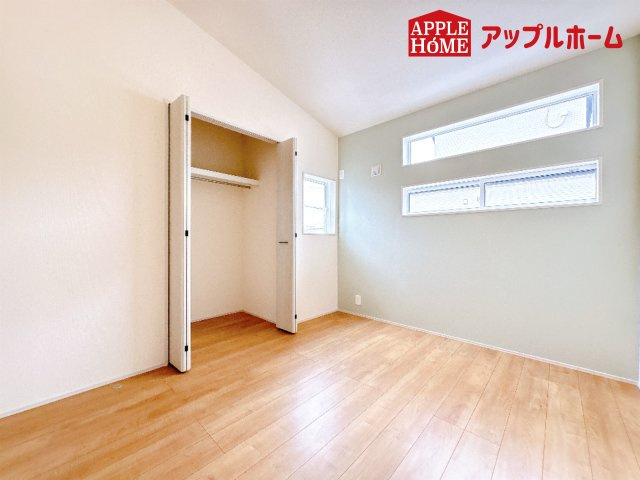 [新築住宅] 鴻巣市吹上本町2丁目 全2棟の洋室|２階居室は全室収納あり！たっぷりある収納活用でお部屋もキレイを保てます♪