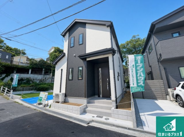 ■10日(土)11日(日)12日(月)現地ご見学可能！　神戸市北区鈴蘭台西町　限定1邸の外観|安心の10年保証！外観を美しく保ち、雨水で汚れを落とします！気になることがありましたら、お気軽にお問い合わせください！