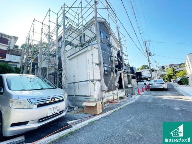 5日(土)6日(日)現地ご見学可能！　神戸市北区鈴蘭台西町　新築一戸建ての前面道路含む現地写真|周辺は落ち着いた街並みの住宅地！子育てがしやすい住環境です！まだ未完成ですが、現地でしかわからない事もございます。是非一度ご覧ください。