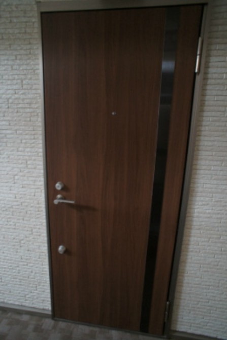 Royal Court 下総中山の玄関
