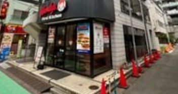 プラティーク新宿曙橋のエントランス