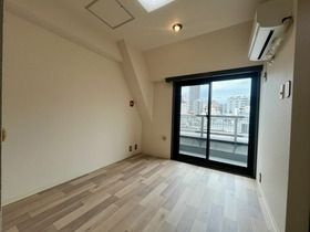 プラティーク新宿曙橋の居間・リビング