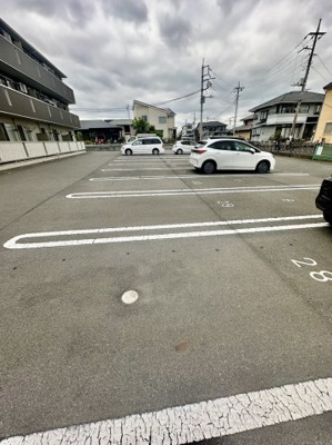 【駐車場】 | エメラルドグリーン
