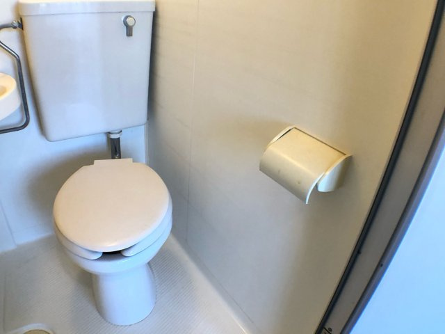 浴室内にトイレがあります！