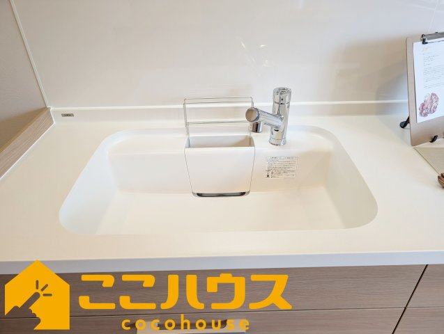 ライオンズマンション泊のキッチン|洗い物のしやすいワイドシンク